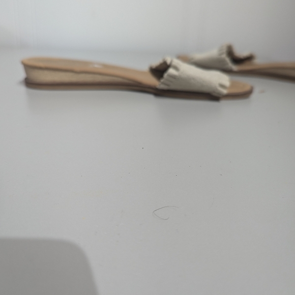 Joie Ruffle Eidel Tan Beige Neutral Slide/Sandals size 7 - Picture 9 of 10